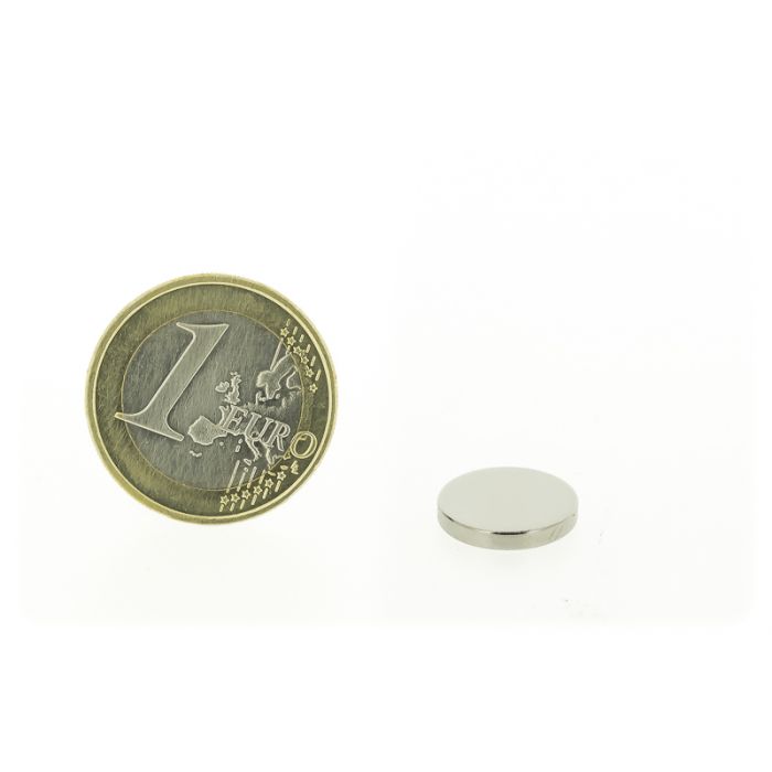 Self-adhesive magneticdisc 13mm diameter, 2mm thick, N35 Self-adhesive magneticdisc 13mm diameter, 2mm thick, N35