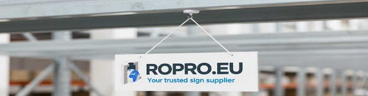 Anwendungsbeispiel: Ropro Werbeschild mit weißen Magnethaken an einer Stahldecke aufhängen ohne Bohren